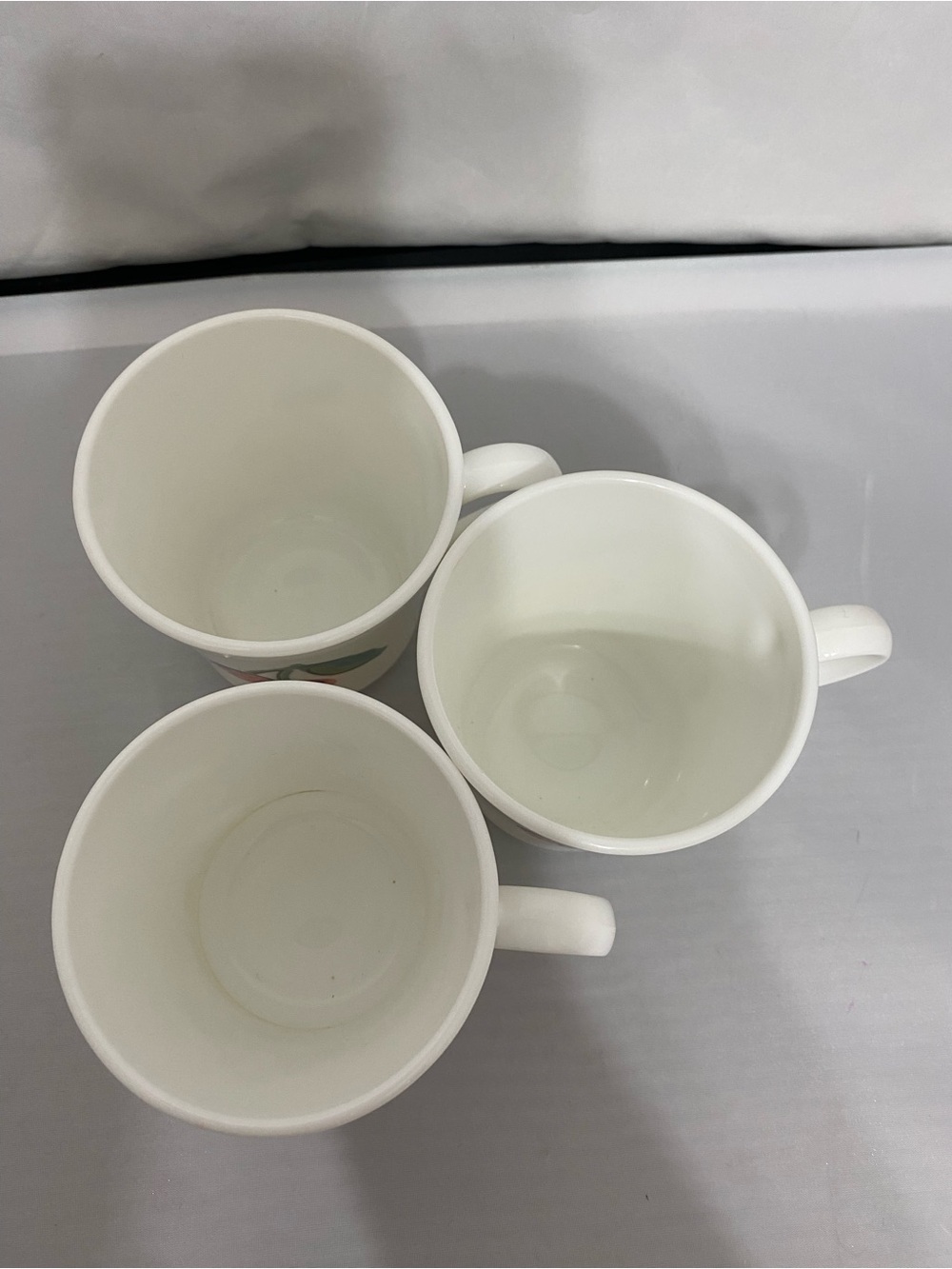 Corningware Fruit Basket Set with Bakeware and Mugs - Picture 13 of 16